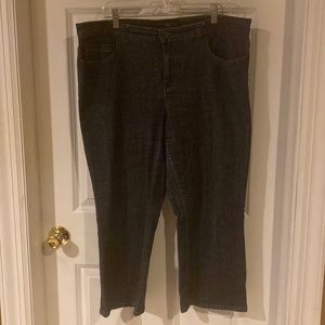 Dark-wash denim capri pants by Venezia in size 18